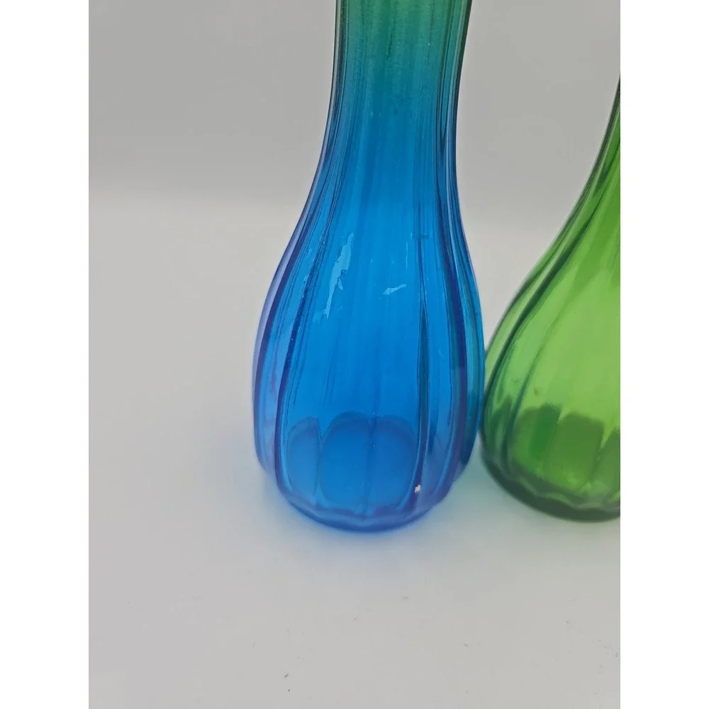 2‎ Vtg Emerald Green Blue Glass Bud Flower Vase Ribbed fluted  8